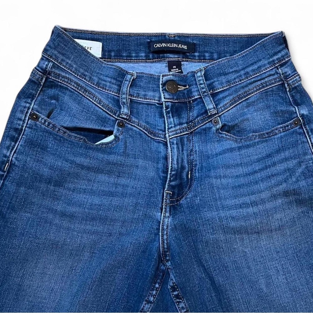 Calvin Klein Jeans Women's Straight Leg Blue Denim Jeans